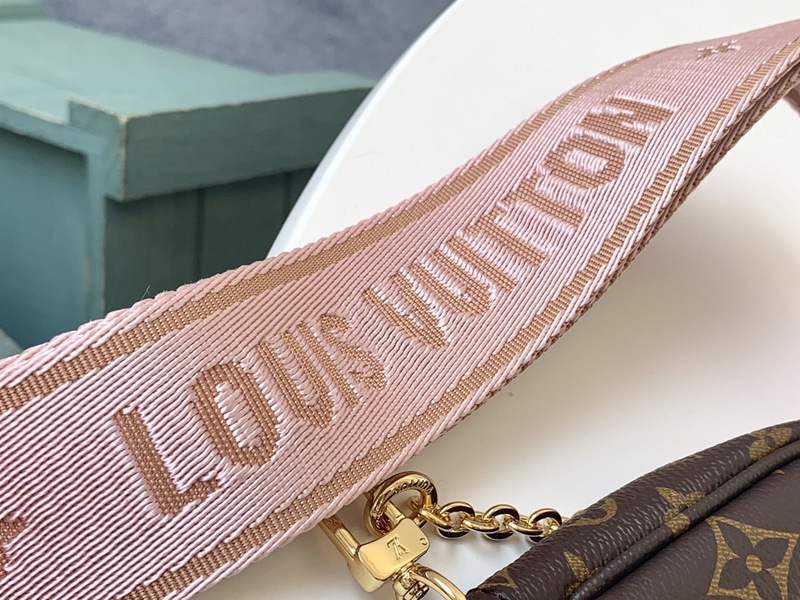 Buy Louis Vuitton On Sale Online, IetpShops®, Сумка louis vuitton multi  pouchette светлая