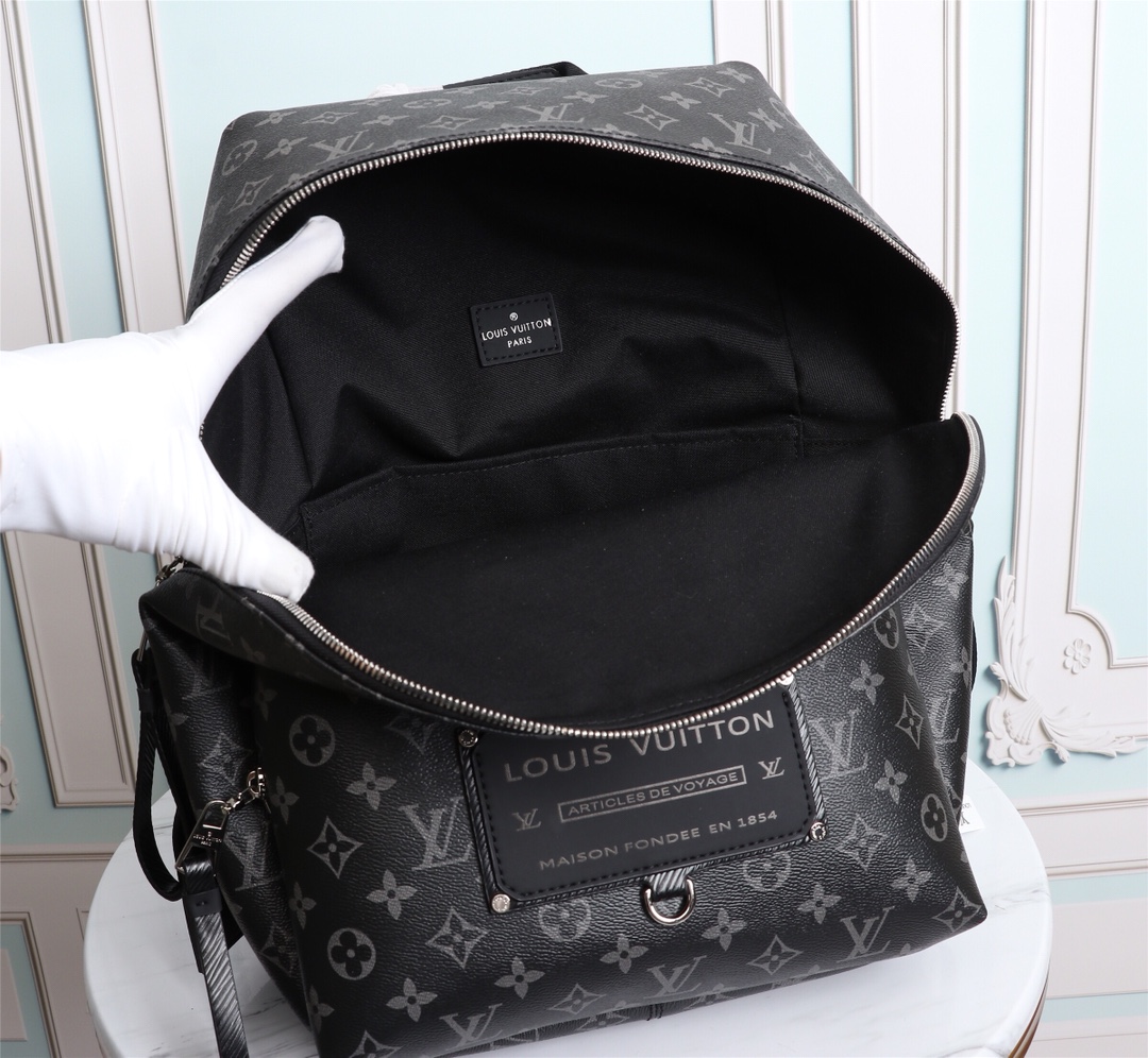 Louis Vuitton Monogram Eclipse Discovery Backpack M45218