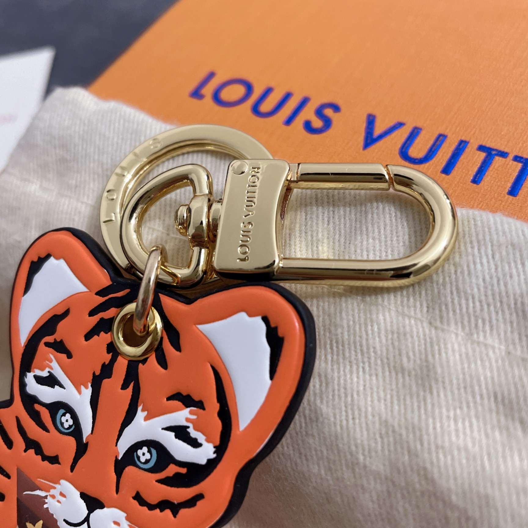 LOUIS VUITTON Monogram Tiger Bag Charm Key Holder 871229