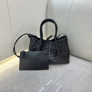 Small Pinacoteca black
